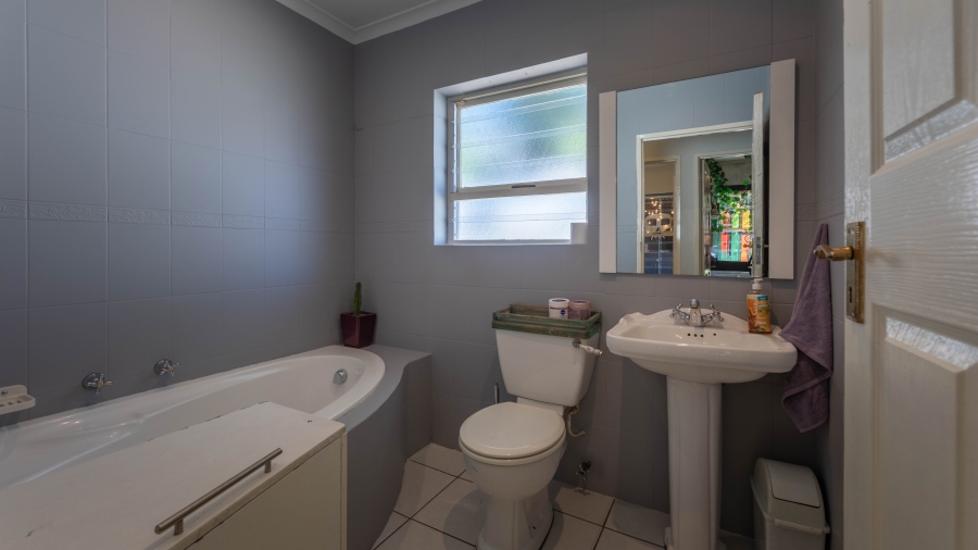 4 Bedroom Property for Sale in Parklands Western Cape